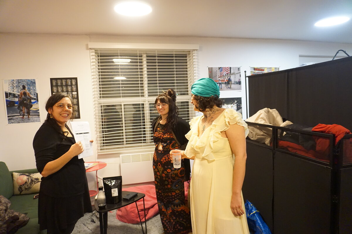 En coulisses au Fol'art Fest : Ludivine, Mylène et une artiste